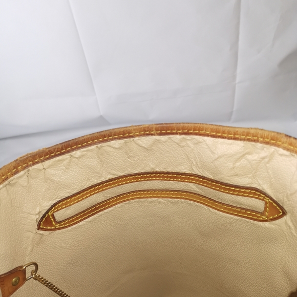 Louis vuitton shoulder bag - Picture 8 of 9